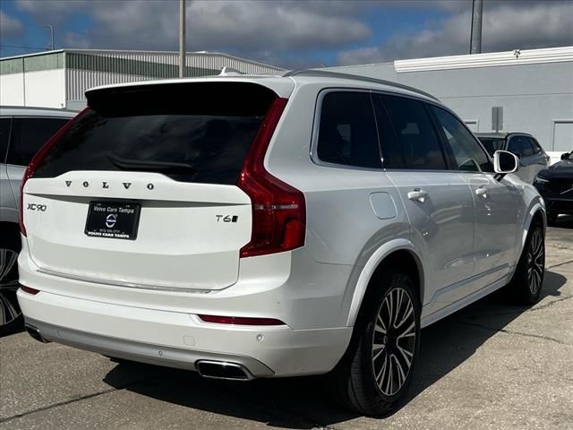 2021 Volvo XC90 Momentum