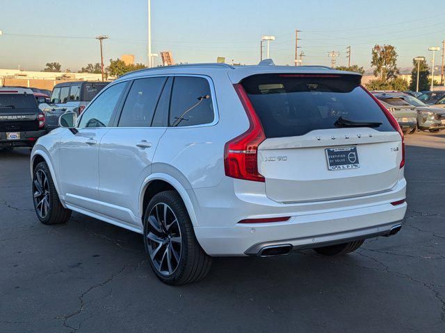 2021 Volvo XC90 Momentum