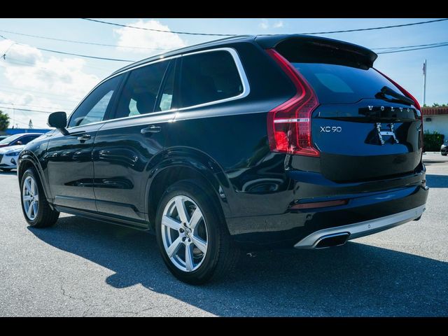 2021 Volvo XC90 Momentum