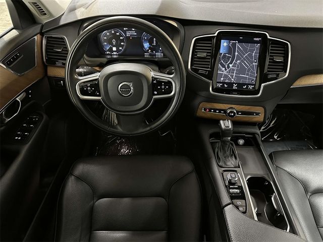 2021 Volvo XC90 Momentum