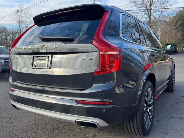 2021 Volvo XC90 Momentum