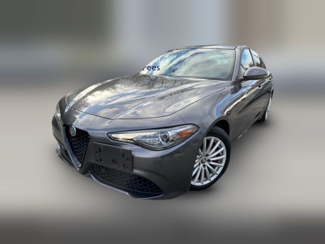 2022 Alfa Romeo Giulia Base