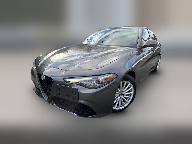 2022 Alfa Romeo Giulia Base