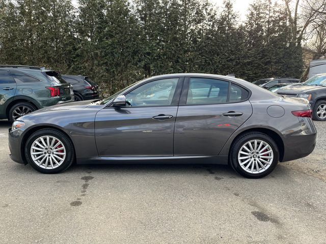 2022 Alfa Romeo Giulia Base