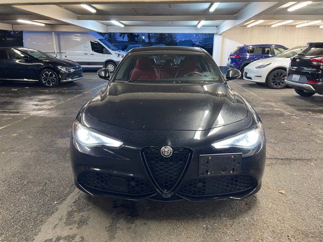 2022 Alfa Romeo Giulia Base