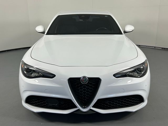 2022 Alfa Romeo Giulia Base