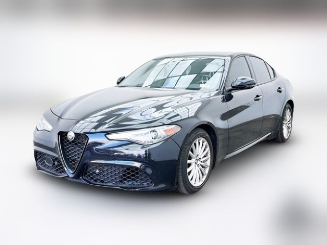 2022 Alfa Romeo Giulia Base