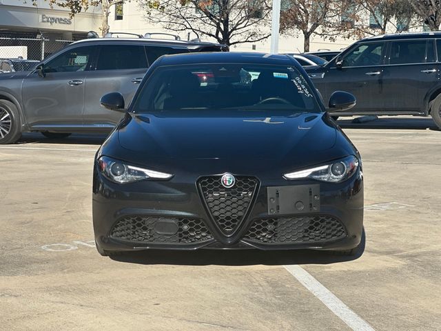 2022 Alfa Romeo Giulia Base