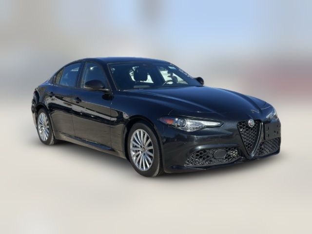 2022 Alfa Romeo Giulia Base