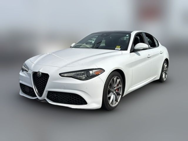 2022 Alfa Romeo Giulia Base