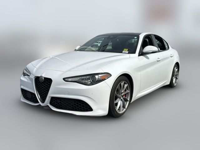 2022 Alfa Romeo Giulia Base