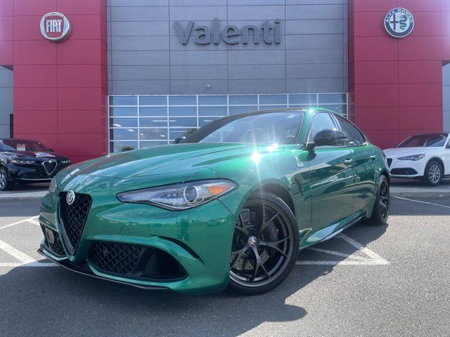 2022 Alfa Romeo Giulia Quadrifoglio