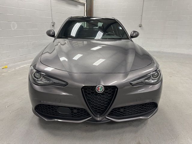 2022 Alfa Romeo Giulia Base