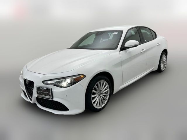 2022 Alfa Romeo Giulia Base