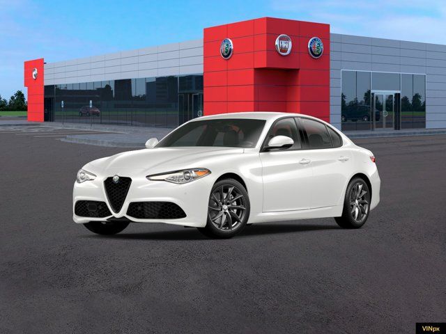 2022 Alfa Romeo Giulia Base