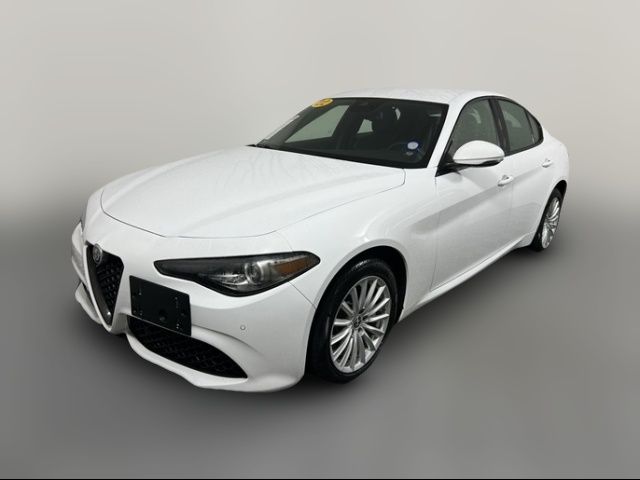 2022 Alfa Romeo Giulia Base