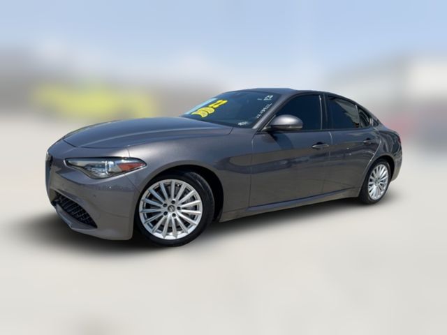 2022 Alfa Romeo Giulia Base