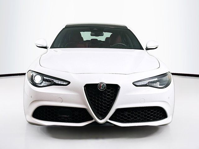 2022 Alfa Romeo Giulia Base