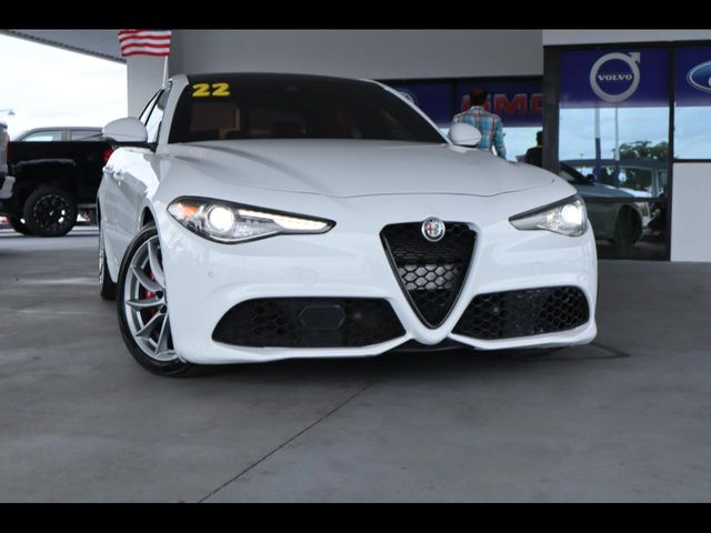 2022 Alfa Romeo Giulia Base