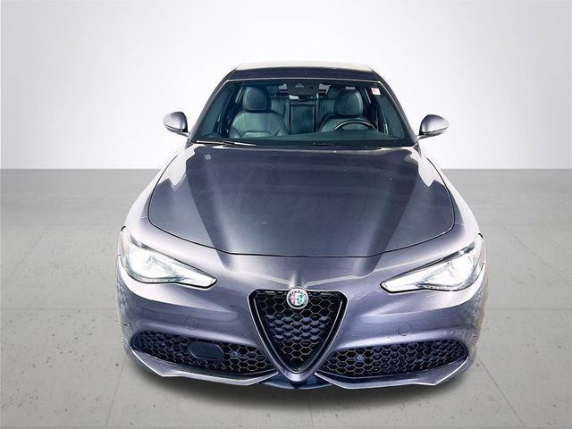 2022 Alfa Romeo Giulia Base