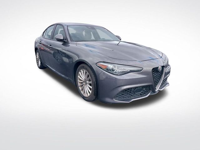 2022 Alfa Romeo Giulia Base