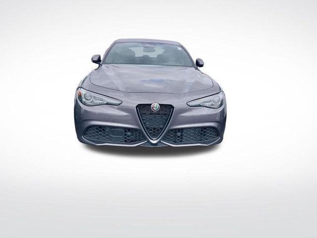 2022 Alfa Romeo Giulia Base