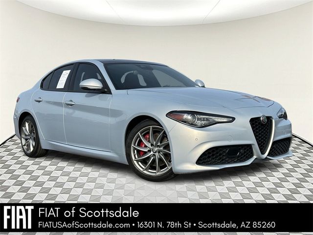 2022 Alfa Romeo Giulia Base