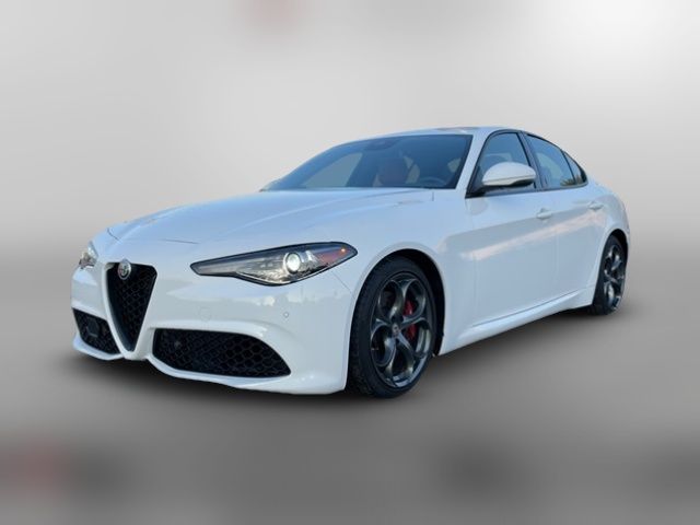 2022 Alfa Romeo Giulia Base