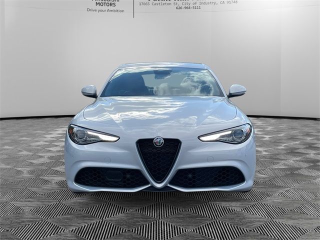 2022 Alfa Romeo Giulia Base