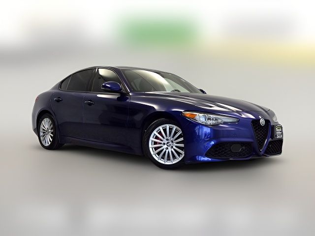 2022 Alfa Romeo Giulia Base