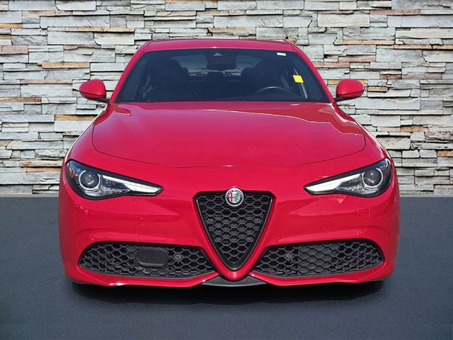 2022 Alfa Romeo Giulia Base