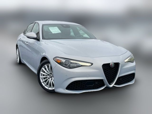 2022 Alfa Romeo Giulia Base