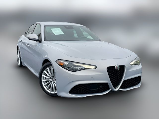 2022 Alfa Romeo Giulia Base