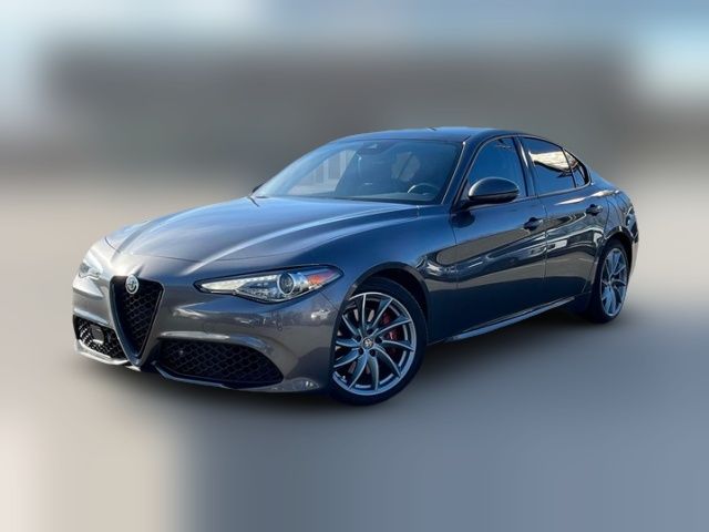 2022 Alfa Romeo Giulia Base