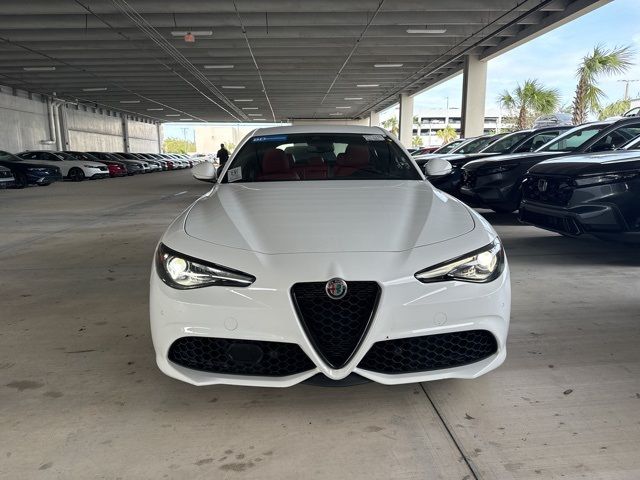 2022 Alfa Romeo Giulia Base