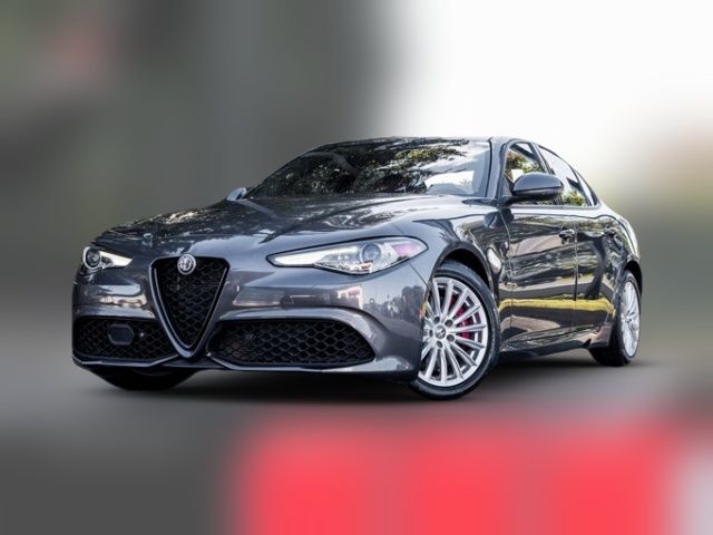 2022 Alfa Romeo Giulia Base