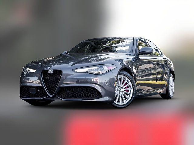 2022 Alfa Romeo Giulia Base