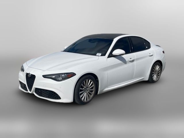 2022 Alfa Romeo Giulia Base