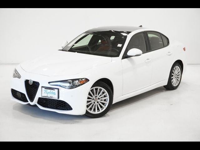 2022 Alfa Romeo Giulia Base