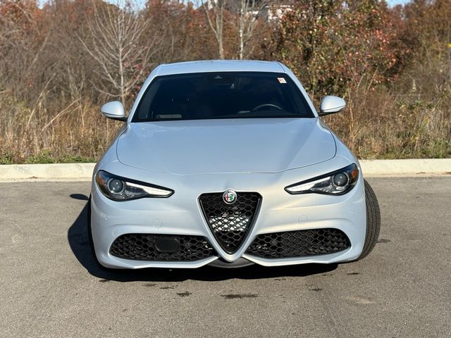 2022 Alfa Romeo Giulia Base