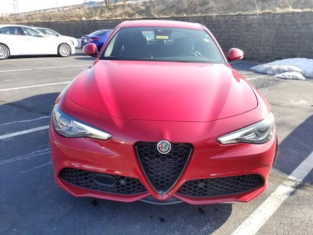 2022 Alfa Romeo Giulia Base