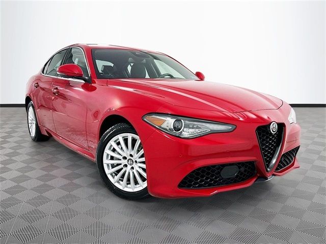 2022 Alfa Romeo Giulia Base