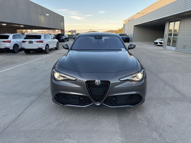 2022 Alfa Romeo Giulia Base