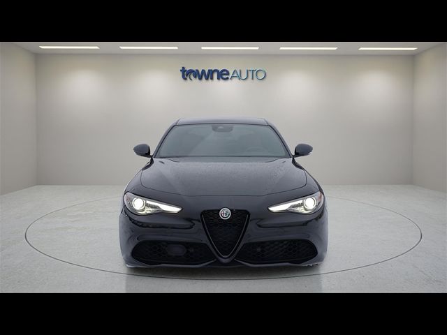 2022 Alfa Romeo Giulia Base