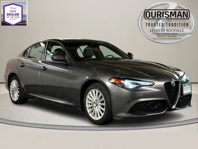 2022 Alfa Romeo Giulia Base