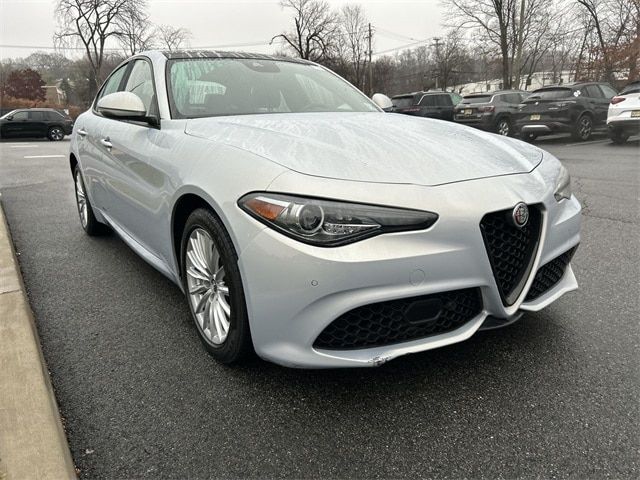 2022 Alfa Romeo Giulia Base