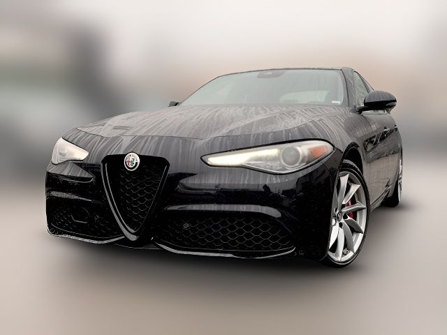 2022 Alfa Romeo Giulia Base