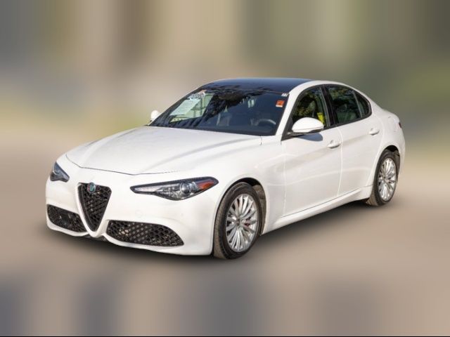 2022 Alfa Romeo Giulia Base