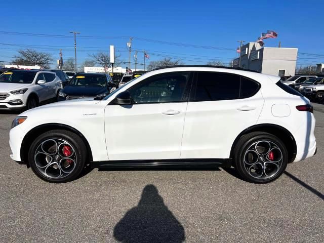 2022 Alfa Romeo Stelvio Veloce