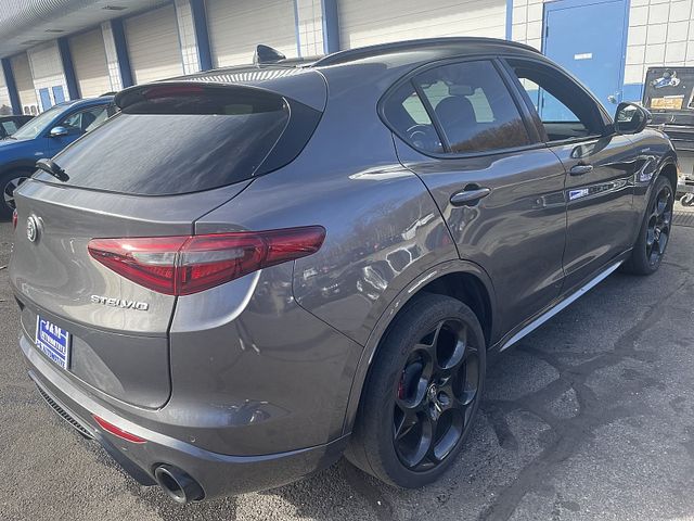 2022 Alfa Romeo Stelvio Veloce